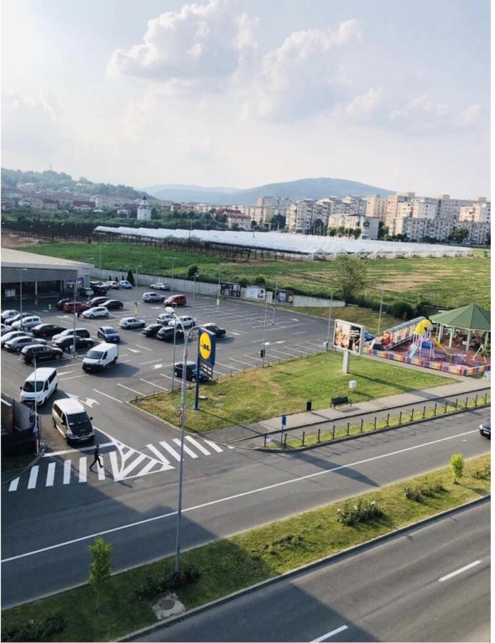 Râmnicu Vâlcea Apartment Luxury מראה חיצוני תמונה